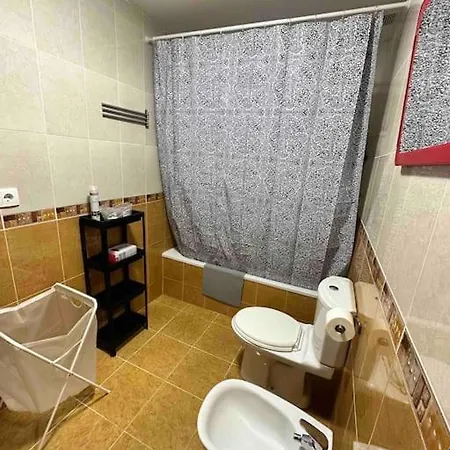 Con Vistas A La Montana 인피스토